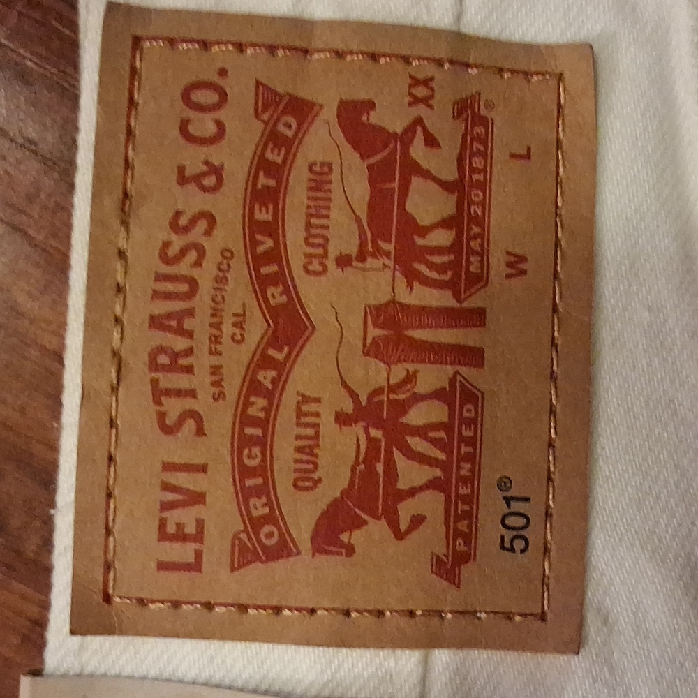 Levi's Women's 501 Cropped Straight Jeans - Picture 2 of 7